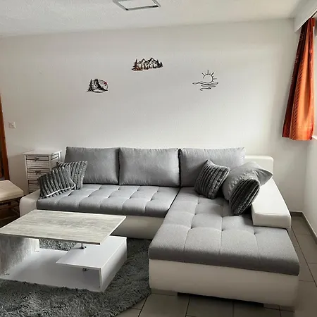 Apartman Gartenwohnung *
